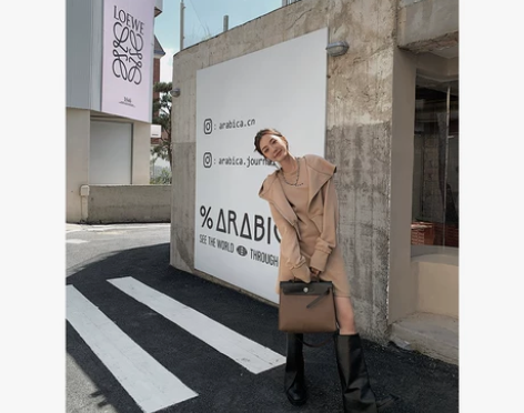 区区欧阳 辣妹登场港风chic慵懒风卫衣外...