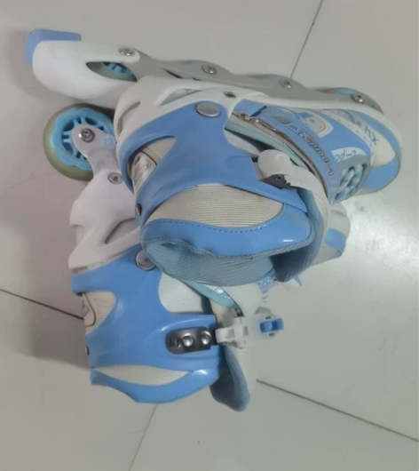 捷豹单排旱冰鞋 实体店购买 35-38码可...