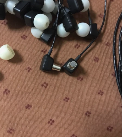 哈曼卡顿入耳式重低音耳机 非舒尔索尼森海赛...