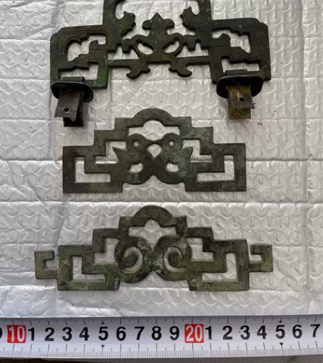 老铜画钩、画挂 老铜画钩、画挂。工艺精湛，...