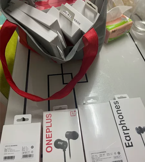 一加2T银耳耳机和oppo o-Fresh...