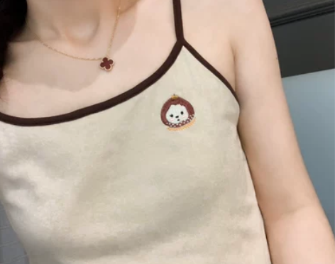 040532 日单 可爱花栗鼠刺绣 撞色滚...