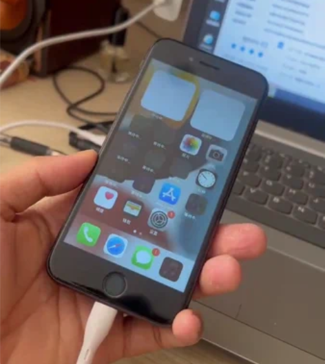 苹果8 国行 全网通 有指纹 电池100刚...