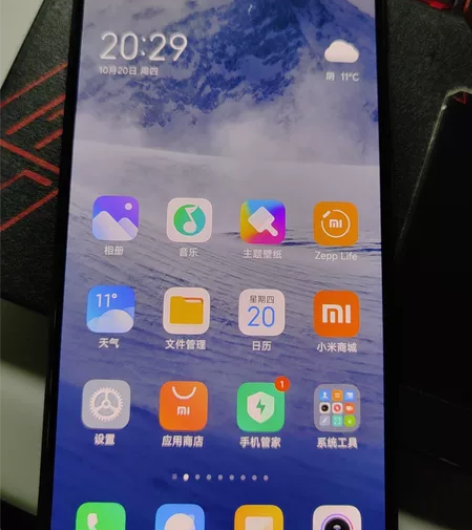 红米k40 8+128g。四周边框完整无磕...