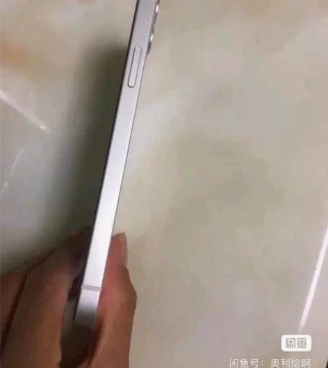 出一台苹果12  靓机 64g  同城面交...