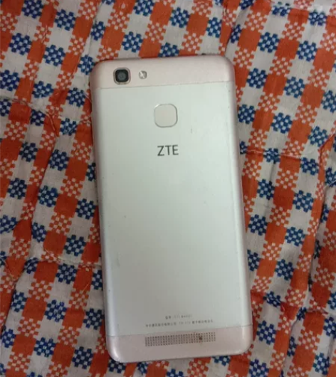 中兴  ZTE BA611T 手机，工能正...