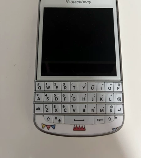 黑莓手机q5 几乎全新 感兴趣的话点“我想...
