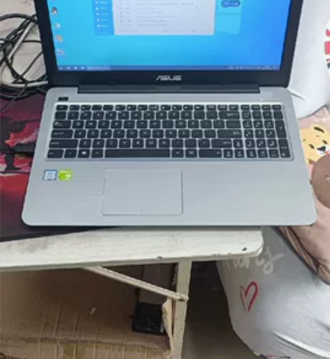 华硕笔记本，高清屏外观好，正常使用 感兴趣...