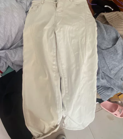 白色加绒裤子里面有绒绒很舒服 穿过一次 冬...