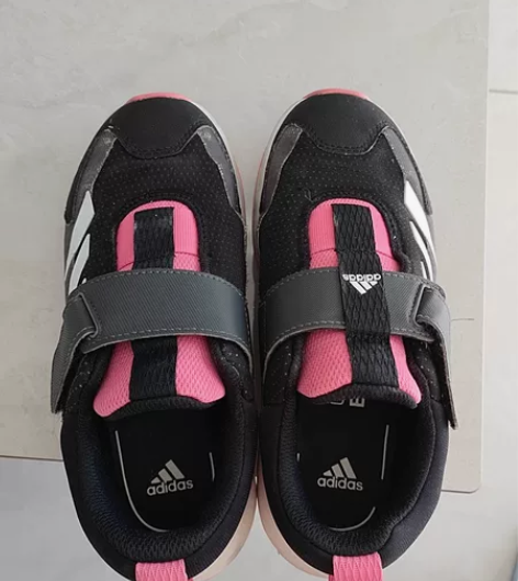 商场购买阿迪运动鞋 内长210 秋冬穿过几...