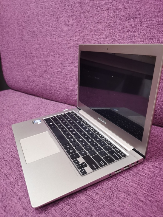 【代】华硕（ASUS）灵耀 U3000 1...