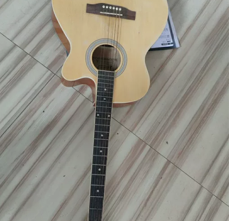 闲置吉他 喜欢拿走 感兴趣的话点“我想...