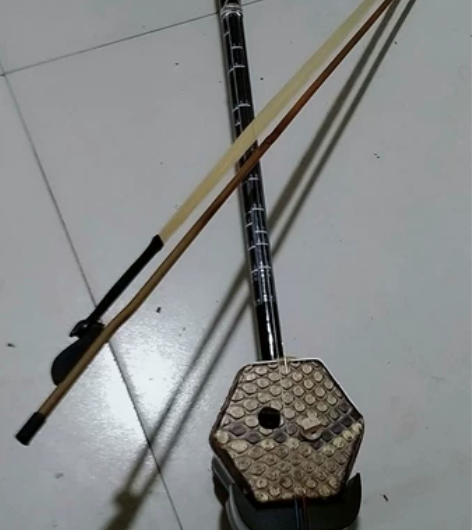 琴行转让原价699的全新二胡低价出，原价六...