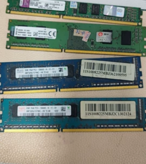 DDR3内存条2G，共四个， 测试功能正常...