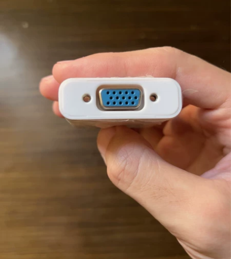 闲置的HDMI转VGA转接头，当时是显示器...