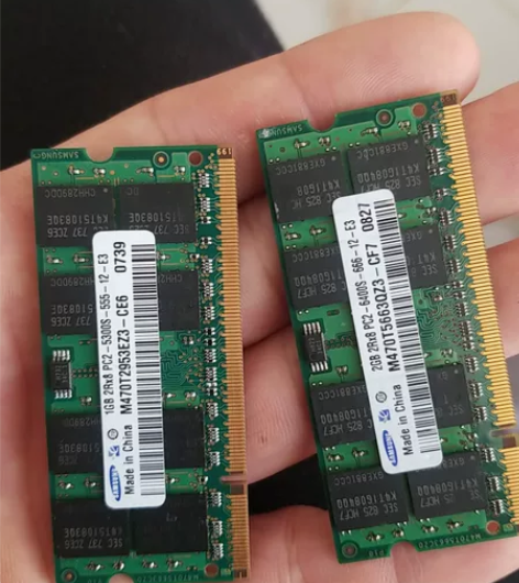 ddr2笔记本内存2+1看看有没有能用上的...