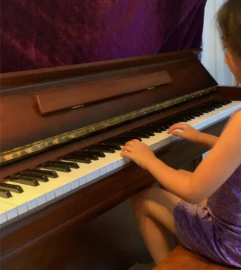 韩国永昌钢琴，弹3年，钢琴保持完好。胡桃木...