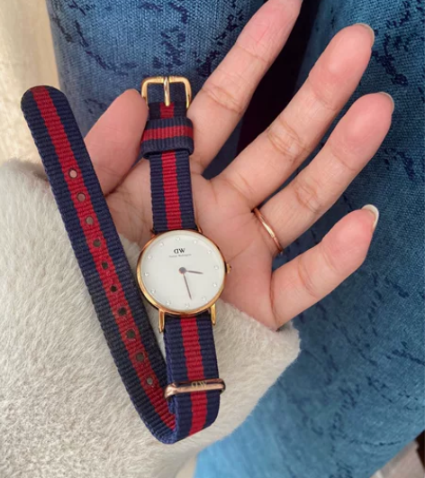 DW手表 好久之前在代购在韩国买的 保真 ...