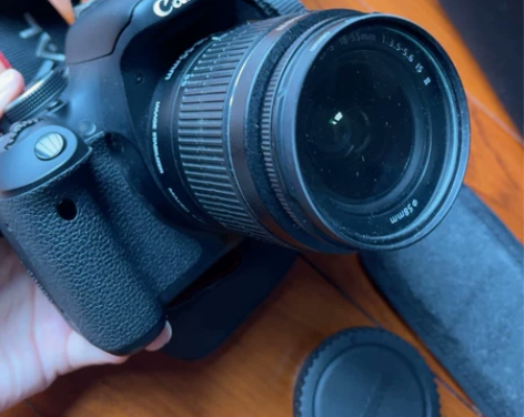 佳能600D单反 九新 女生自用 基本上没...