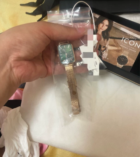DW小绿标，全新，仅试带，表带上的薄膜拆了...