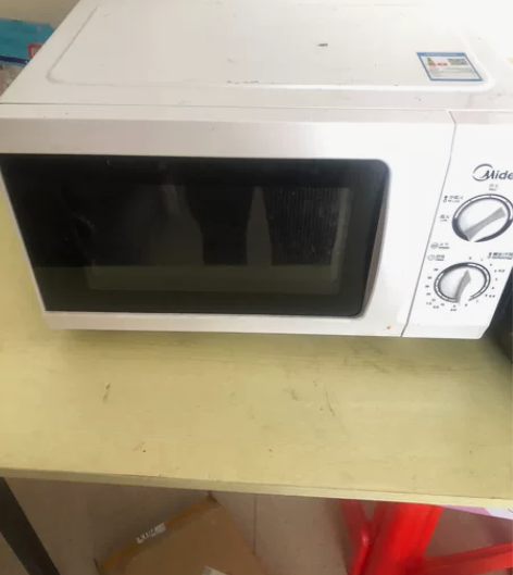 家用美的微波炉,闲置出 感兴趣的话点“我想...
