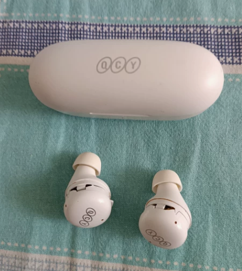 qcy t17 闲置耳机,仓已出售 耳机裂...