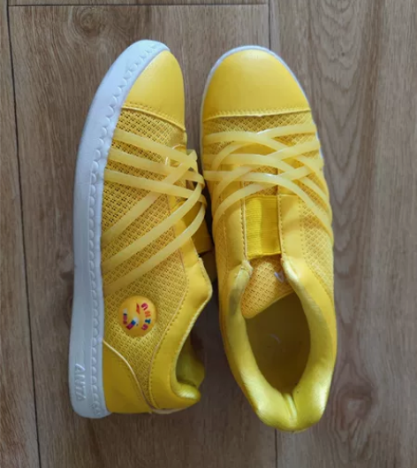 安踏，38号，九成新，几乎没穿过，给孩子买...