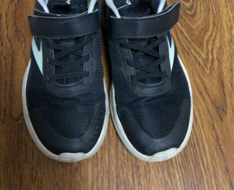 安踏黑色运动鞋35码，透气网面，春秋款，夏...