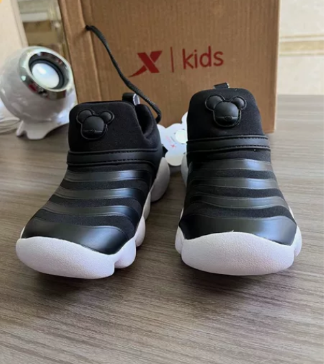特步毛毛虫系列鞋，断码22码和24码 品牌...