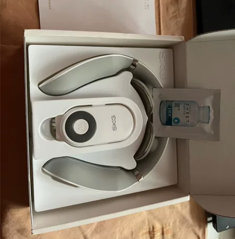 SKG按摩仪颈椎按摩仪自用闲置（内含一片未...
