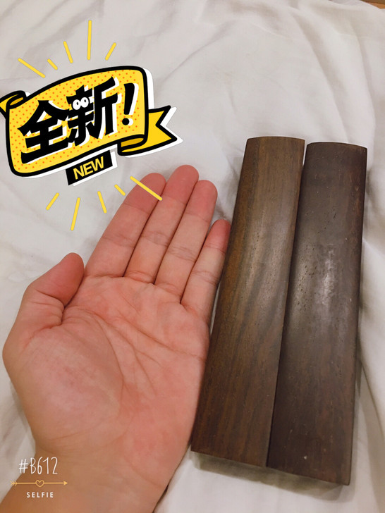 很漂亮的木制镇纸，，两个加起来差不多1斤重...