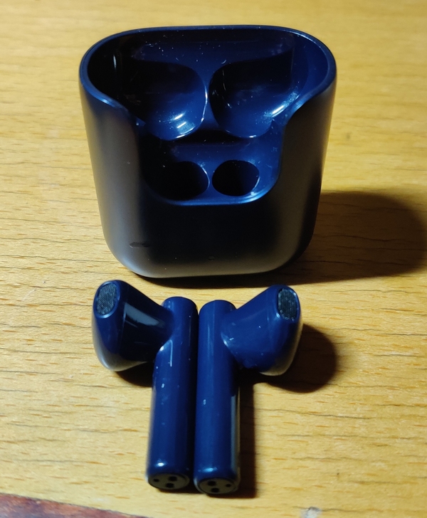 69包邮出 QCY T12S 九五新 功能...