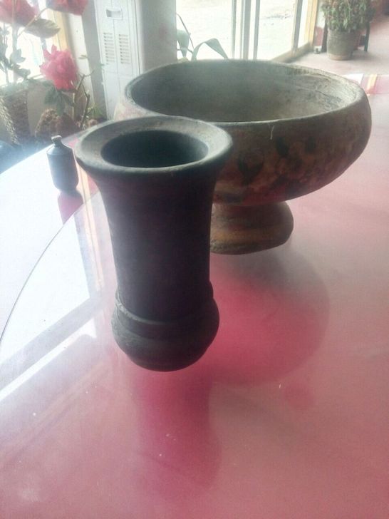 老木香炉。老木头。一个木香炉。一个竹的叫花...