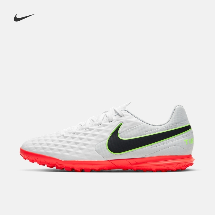 Nike/耐克 足球鞋穿两次踢球发现有点小