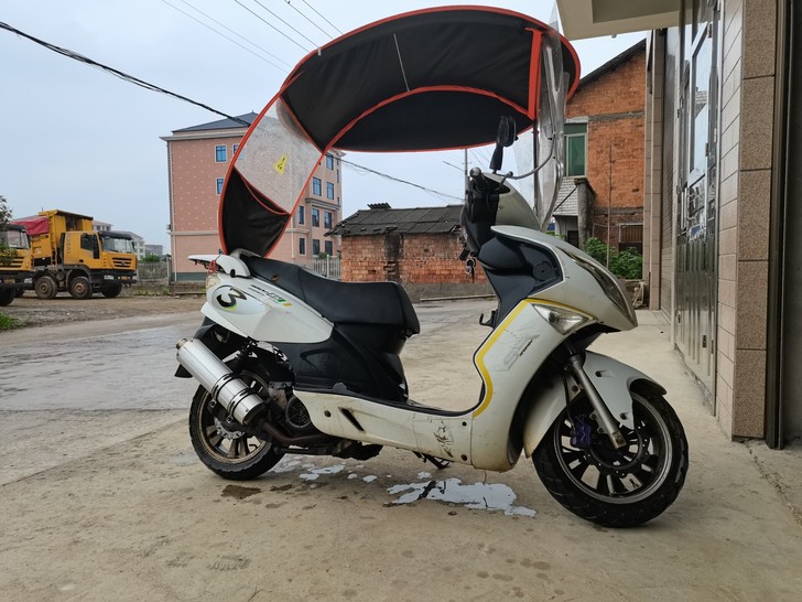三阳150摩托车，车况好，外观漂亮，低价出售