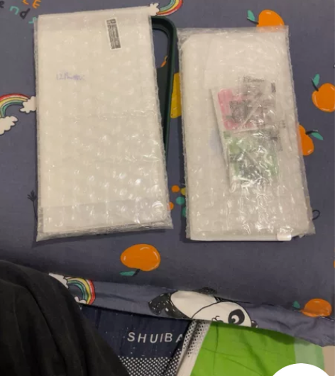 两张12promax钢化膜，10块自提。或...
