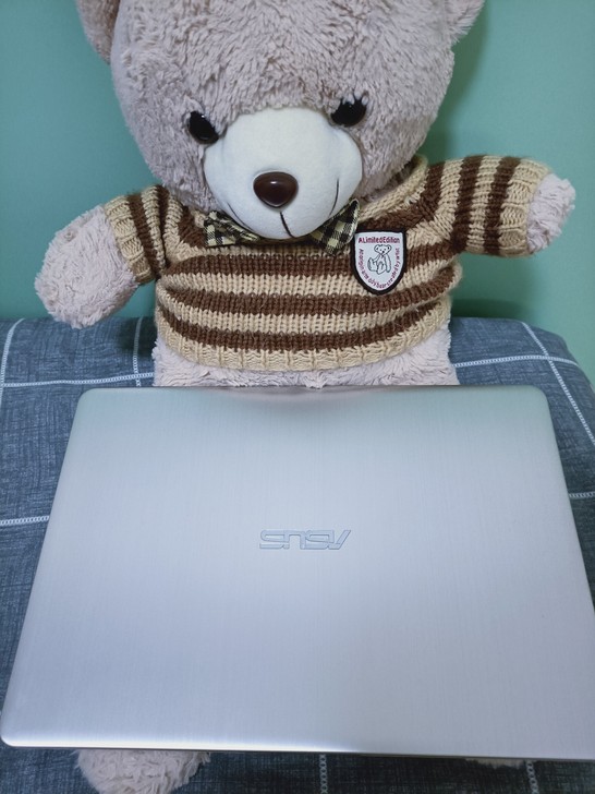 华硕ASUS VivoBook S14 笔...