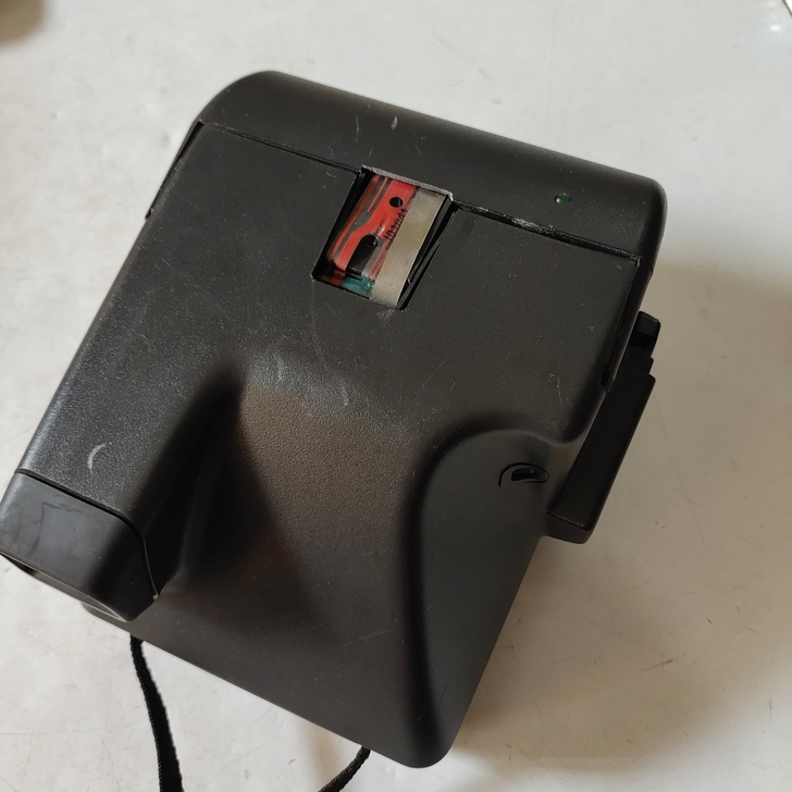 宝丽来  一次成像相机，缺塑料盖子，如图所...