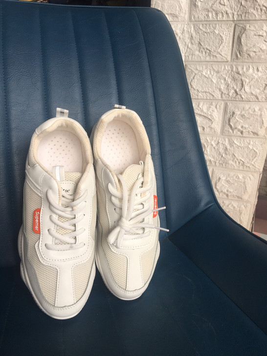 男鞋，全新 剩40一双（图片色）偏小一码！...