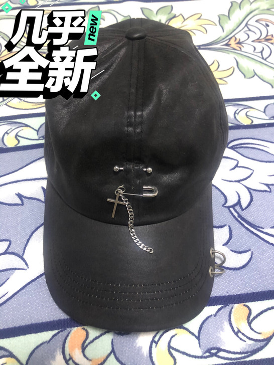 潮牌帽子 9.9新 戴了一次 低价出 买的...