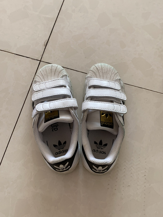 阿迪达斯贝壳鞋  17