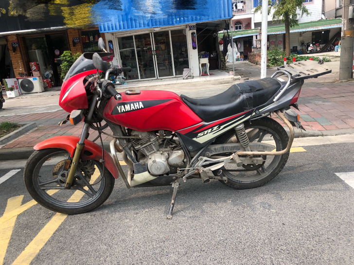 雅马哈劲豹150摩托车，如图，发动机有异响...