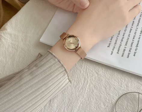小巧手表女ins小众设计轻奢简约气质学生夏...