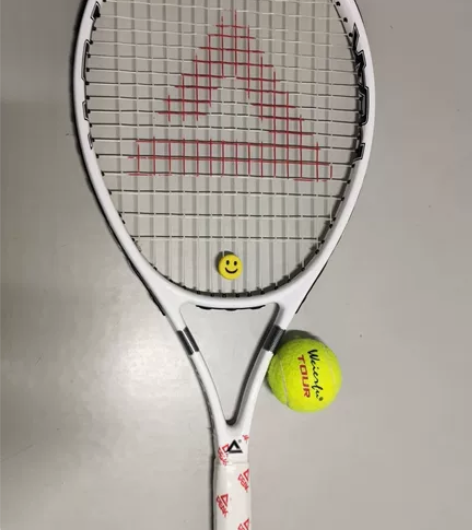 全新拍子，送球。网球选修课用过几次，基本都...