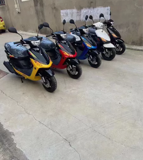 二手摩托车到货一批18年全新库存株洲建设雅...