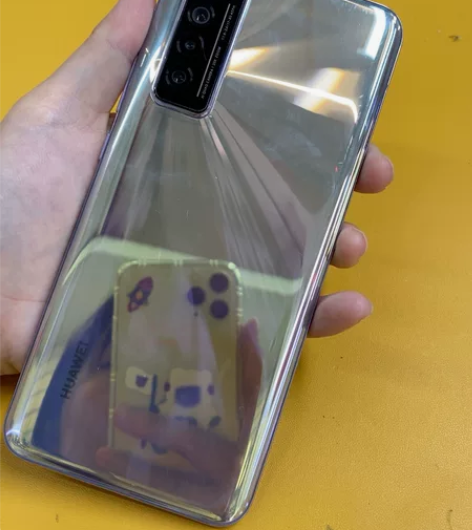 华为nova7 5G 8+128g,外爆。...