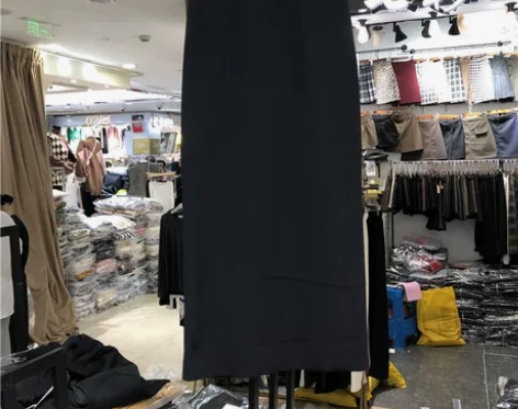 半身裙 感兴趣的话点“我想要”和我私聊吧～...