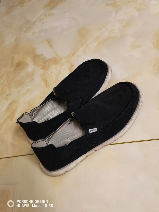 20一双，包邮。尺码42