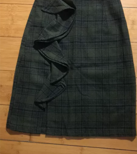 墨绿色格子半身裙 呢子裙来着腰围64-66...