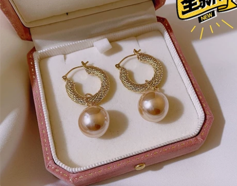 【8.5元包邮】银针耳钉小裙摆珍珠耳饰小众...